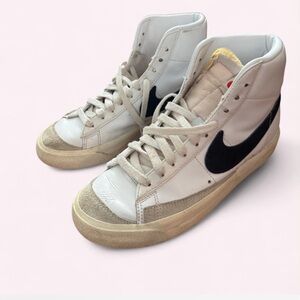 Women’s Nike Blazers Mid ‘77’ trainers